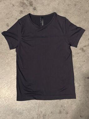Women's Black Short-Sleeve Crewneck Top